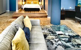 4 On Pritchard Luxury Suites